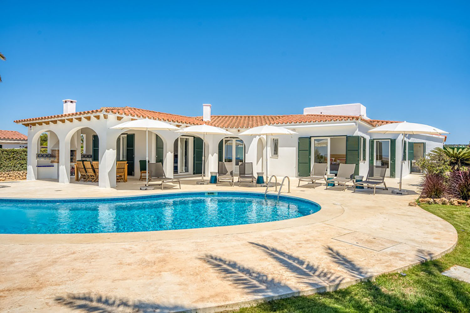 Oliver&rsquo;s Travels acquires Menorca-based villa operator