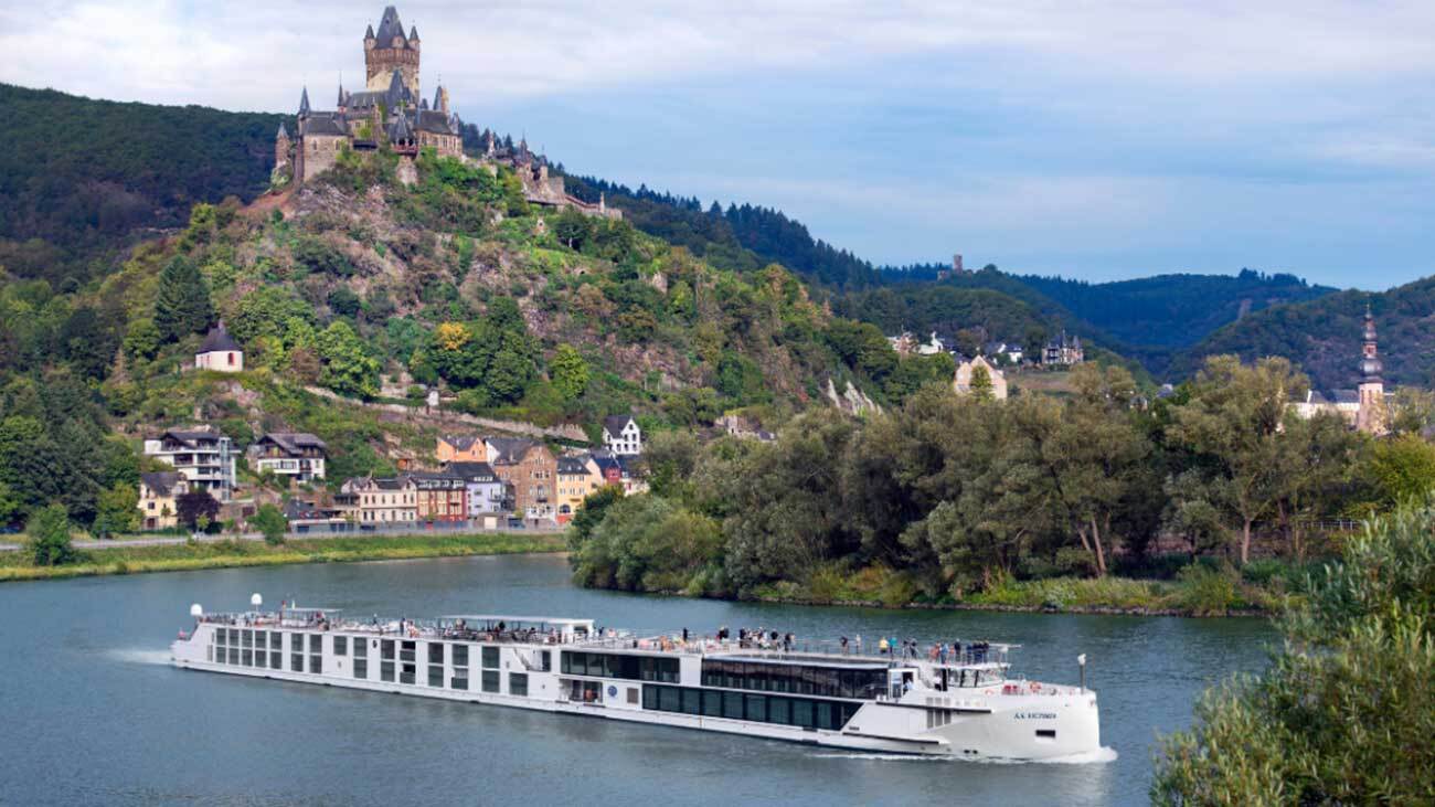 Uniworld introduces summer &lsquo;mega fam&rsquo; trip incentive