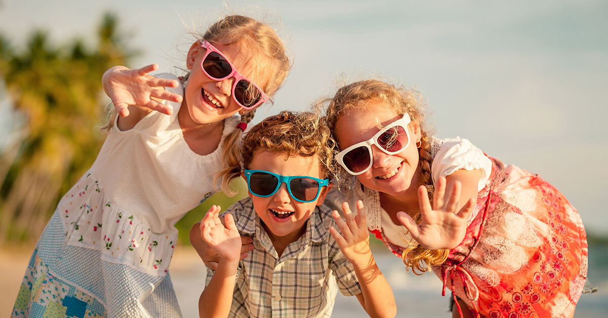 shutterstockchildrenholidaysjp