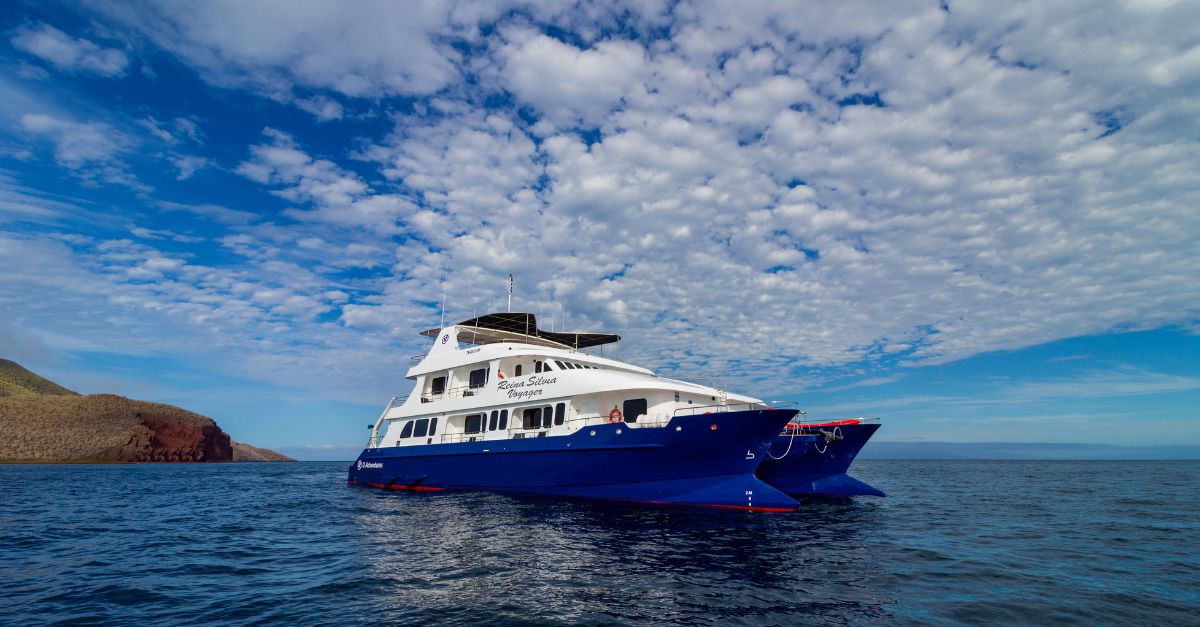 Galapagos yacht sailing