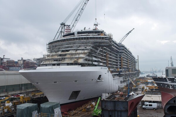 708e0af1b7acd8fdf4d34d8e36929621_MSC-Seaside-preparing-for-floating-out