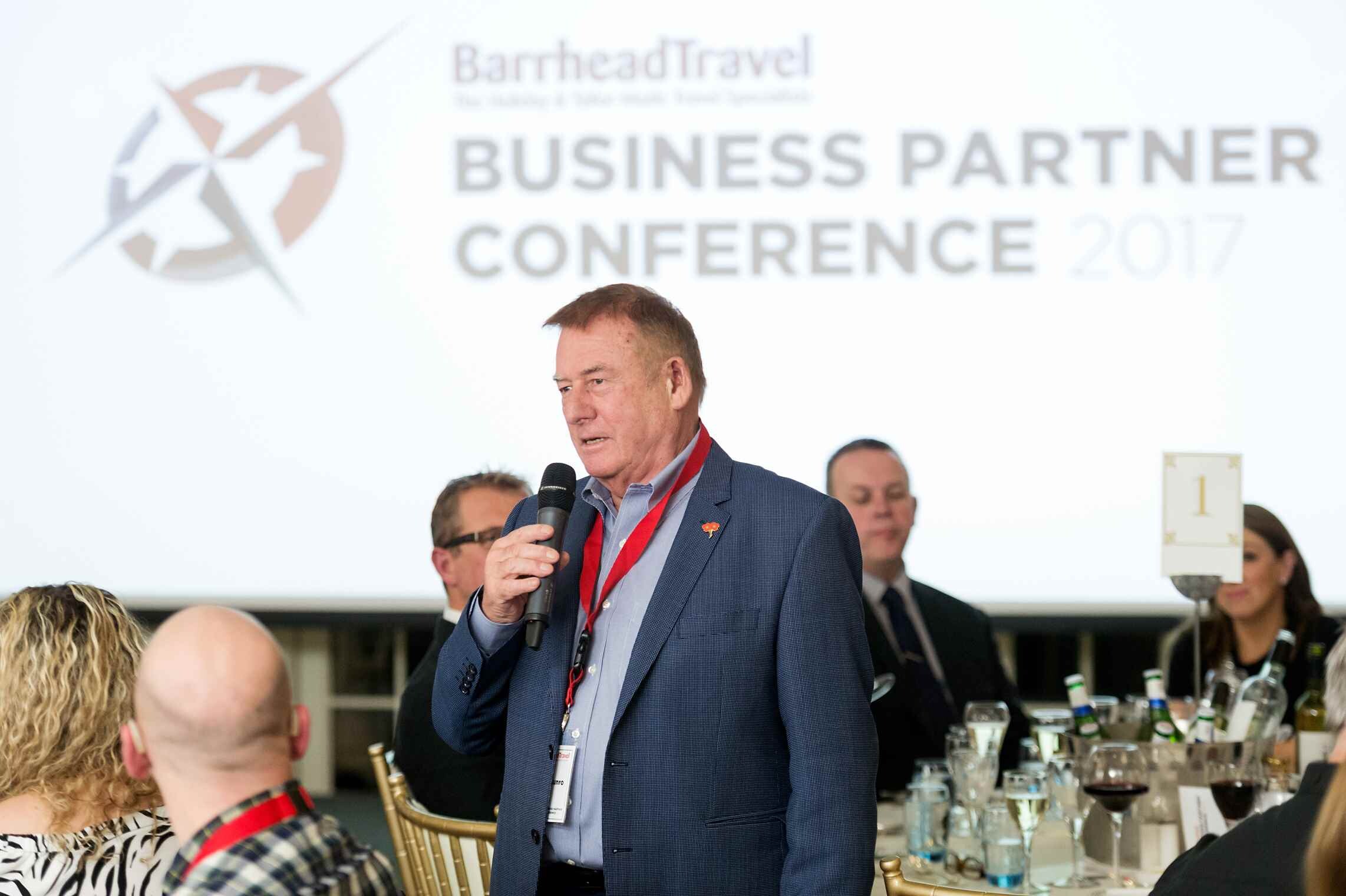 eddc6aa6f6cb8c68bc54ad94e43cbed4_Bill-Munro-speaking-at-conference