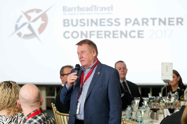 eddc6aa6f6cb8c68bc54ad94e43cbed4_Bill-Munro-speaking-at-conference