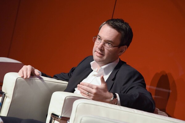 160504-110543-Barclays_Travel_Forum_2016.jpg