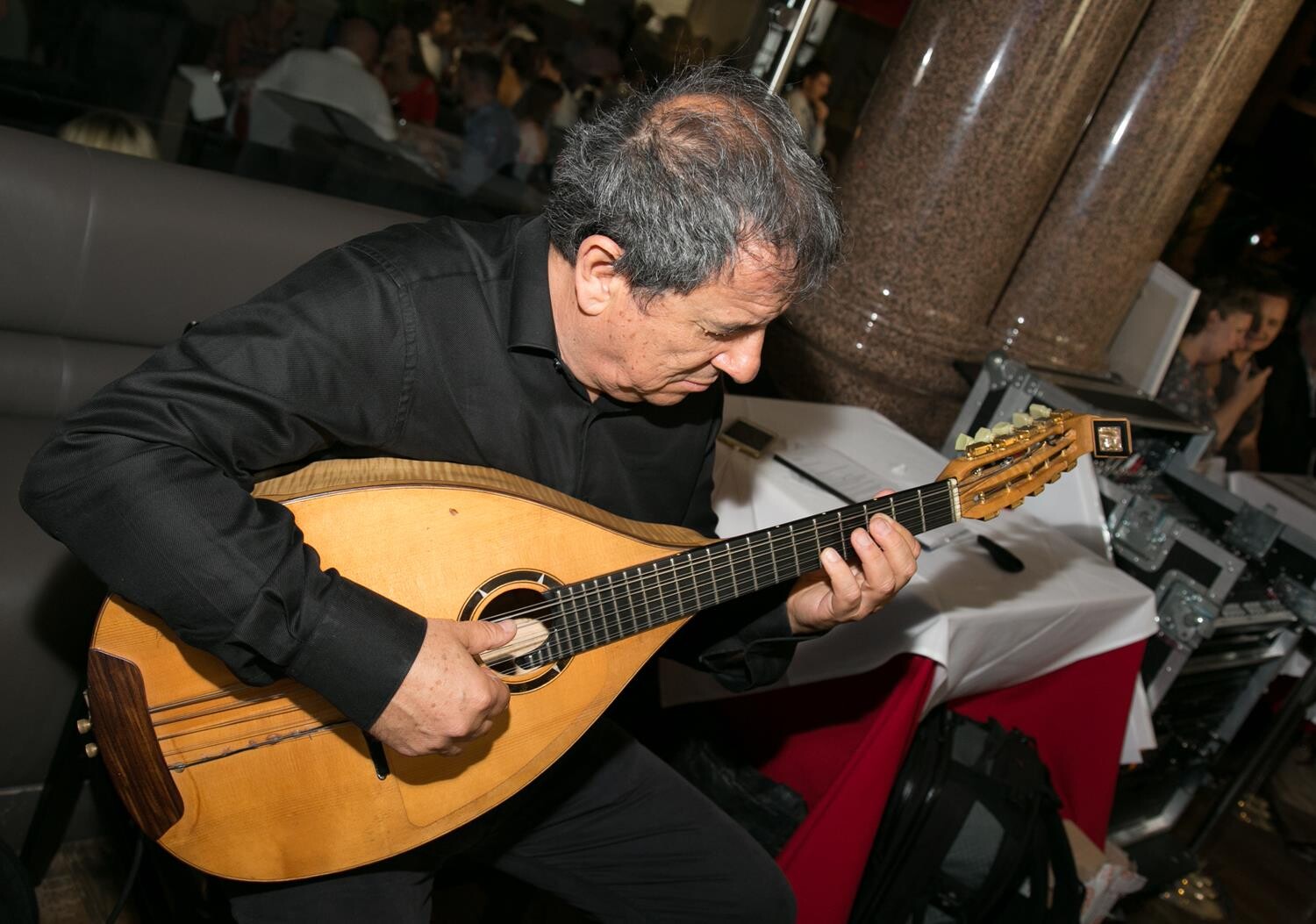Musician Mauro Palmas flew in from Sardinia to entertain guests with tradional Sardinian music..jpg