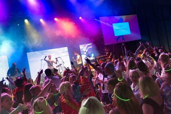 26d81d06e072ac6becddcf879ff93b90_160915-233629-Northern_Ball_2016