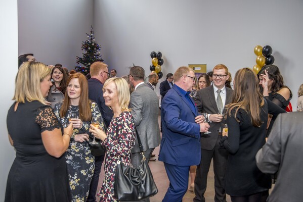 4b7da8ed71057168ba9d2b12d88b1e51_Christmas-Party_21
