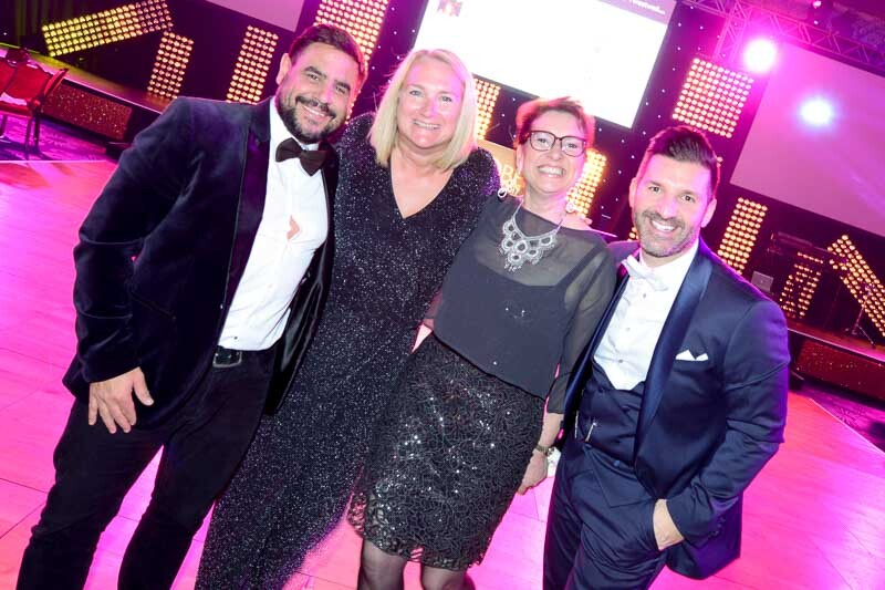 7ba19c8368e117f24da56b264692a598_170112-213230-TW-Globes-2017