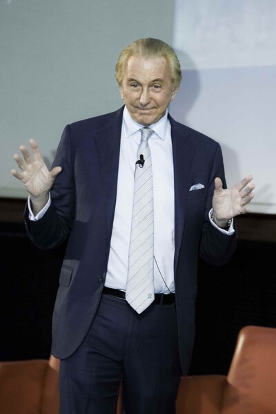 19a6ffe222689b873584425001c6cfb2_170607-114733-Leaders-of-Luxury