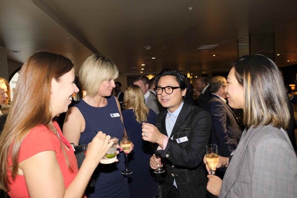 2e50839b4b92af5f766e52fe3455a7b4_Natalie-Draper-and-Simone-Clarke-of-Iglu-Cruise-with-Luke-and-Lynne-Nguyen
