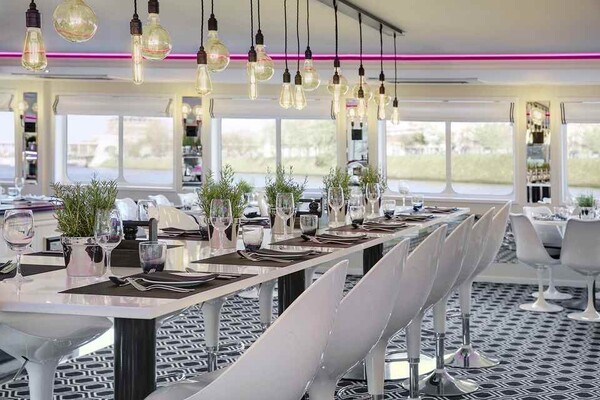 c43997bc9cf0efe765f0ccbb9998d982_UbyUniworld_TheB_Restaurant