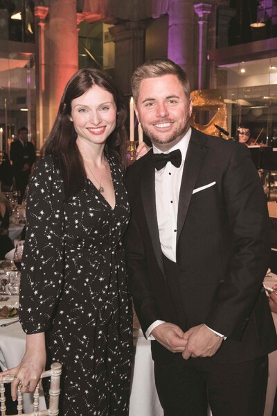 fc786feb2348553094976439595349eb_Paul-SophieellisBexter