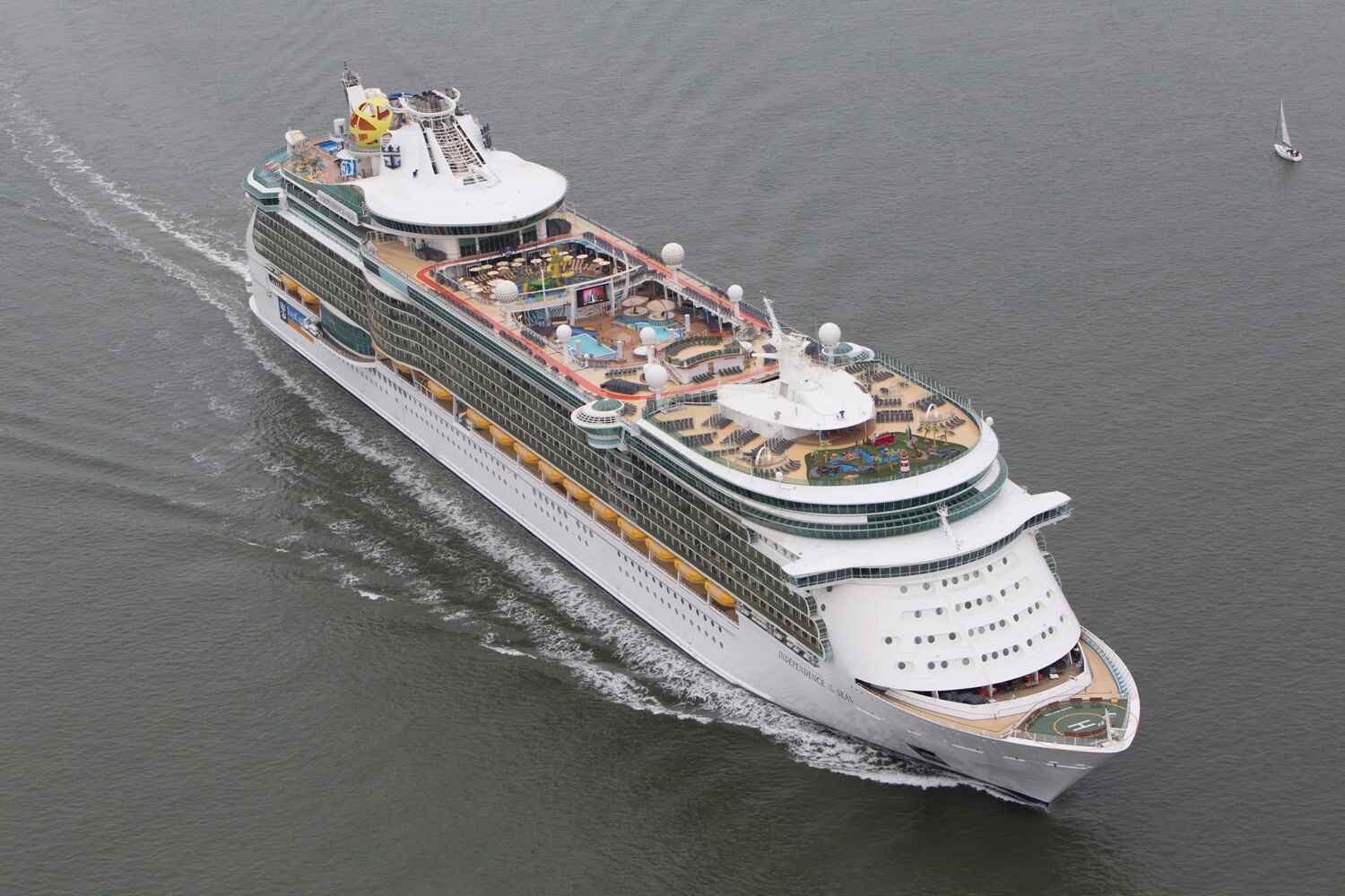 6d7ce9f9e81b7791f8461cdd1d31c13e_Royal-Caribbeans-Independence-of-the-Seas-arrived-today-at-her-new-home-in-Southampton-following-a-multi-million-pound-makeover-8