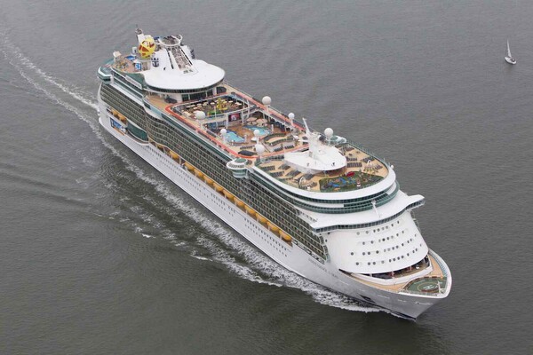 6d7ce9f9e81b7791f8461cdd1d31c13e_Royal-Caribbeans-Independence-of-the-Seas-arrived-today-at-her-new-home-in-Southampton-following-a-multi-million-pound-makeover-8