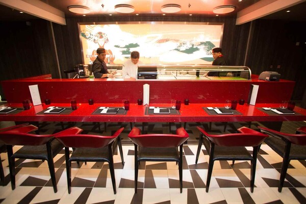 d08d391d2568eff73b6d40d7687f16ad_May-2018-Izumi-Hibachi-Sushi-on-board-the-new-amped-up-Independence-of-the-Seas-2