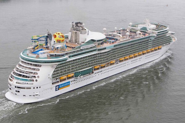 ad69094c24f3e42561d9fe4e4417c09d_Royal-Caribbeans-Independence-of-the-Seas-arrived-today-at-her-new-home-in-Southampton-following-a-multi-million-pound-makeover-4