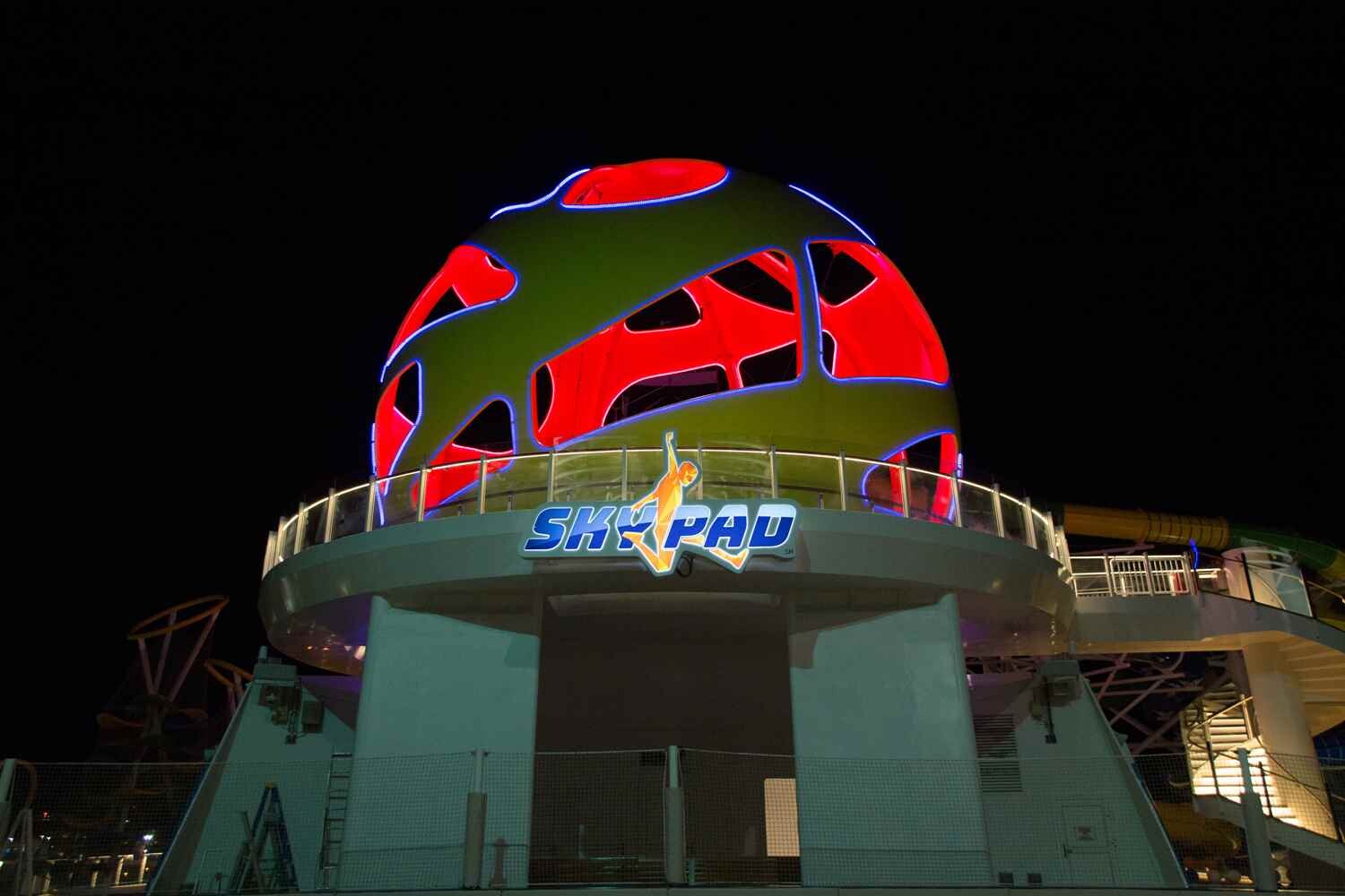 c970f92dbfdb9d48c73ec5aebd4ff0aa_May-2018-Sky-Pad-on-board-the-new-amped-up-Independence-of-the-Seas