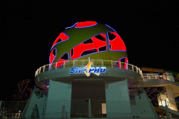 c970f92dbfdb9d48c73ec5aebd4ff0aa_May-2018-Sky-Pad-on-board-the-new-amped-up-Independence-of-the-Seas