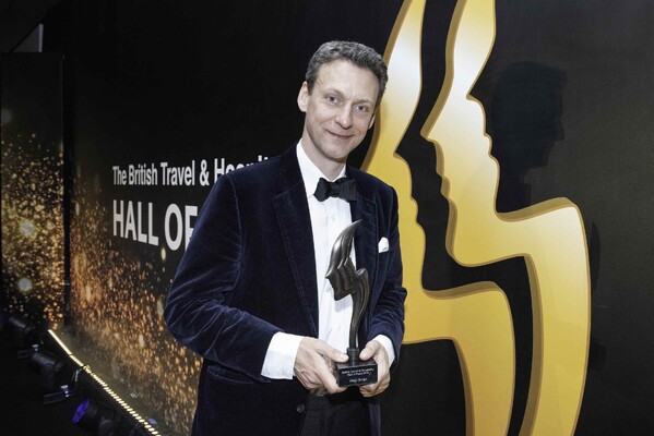 9df291fbdfce94df5d6a5927a97b55a9_180430-234222-BritishTravelHospitalityHallOfFame-3