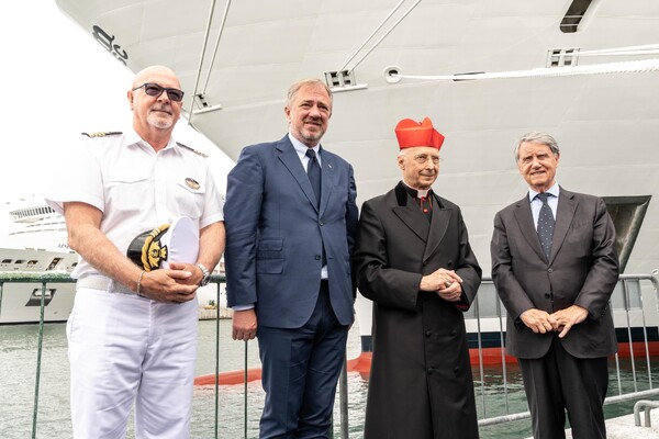 66b82bdb9d1148e3bf2086d3a75b3aea_MSC-Seaview-ship-blessing-2