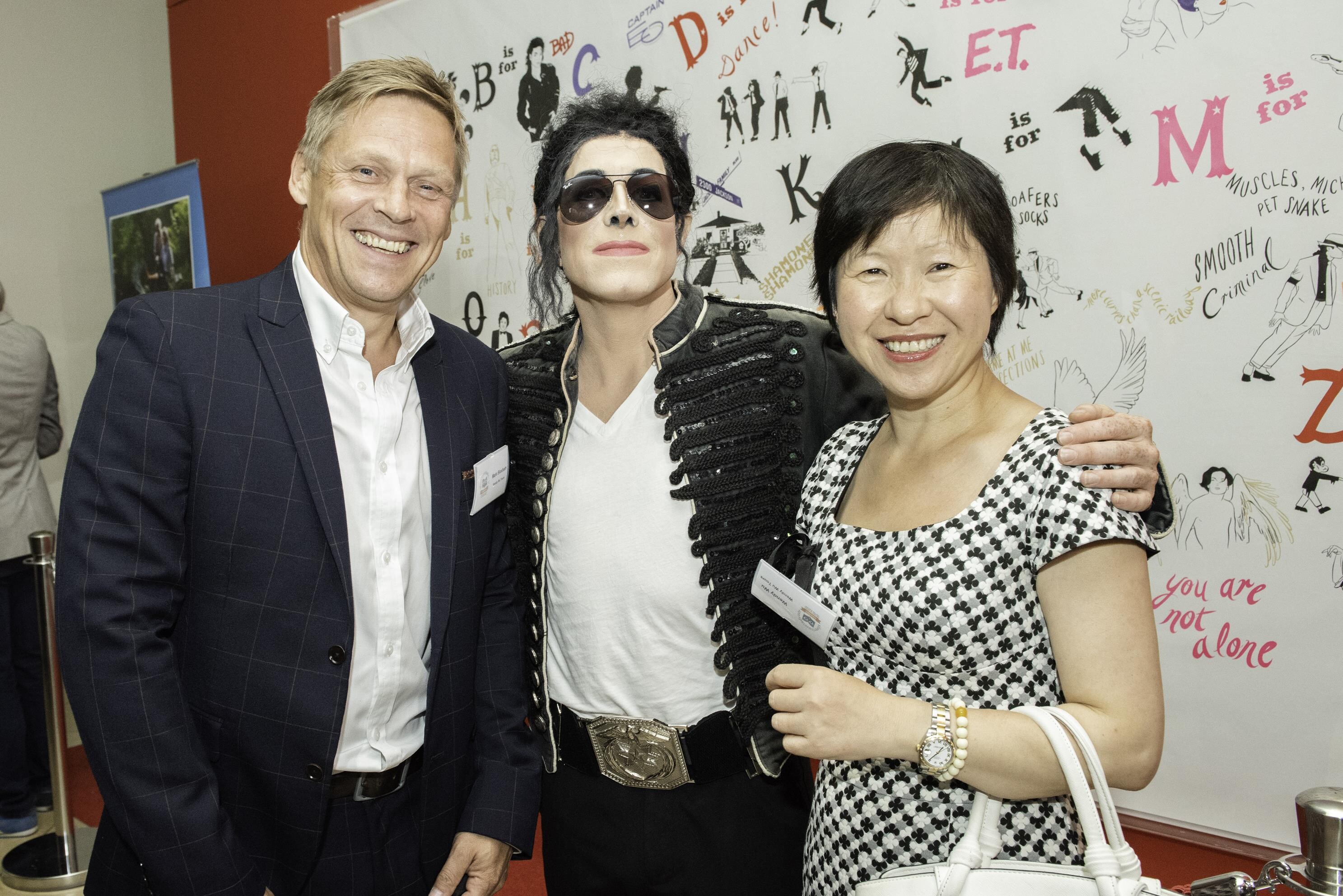f03d4535c42add32e560974245f3867f_Mark-Bloxham-and-Wendy-Wu-of-Wendy-Wu-Tours-with-Michael-Jackson-180709-191507-SilverTravelAdvisorAwards-2