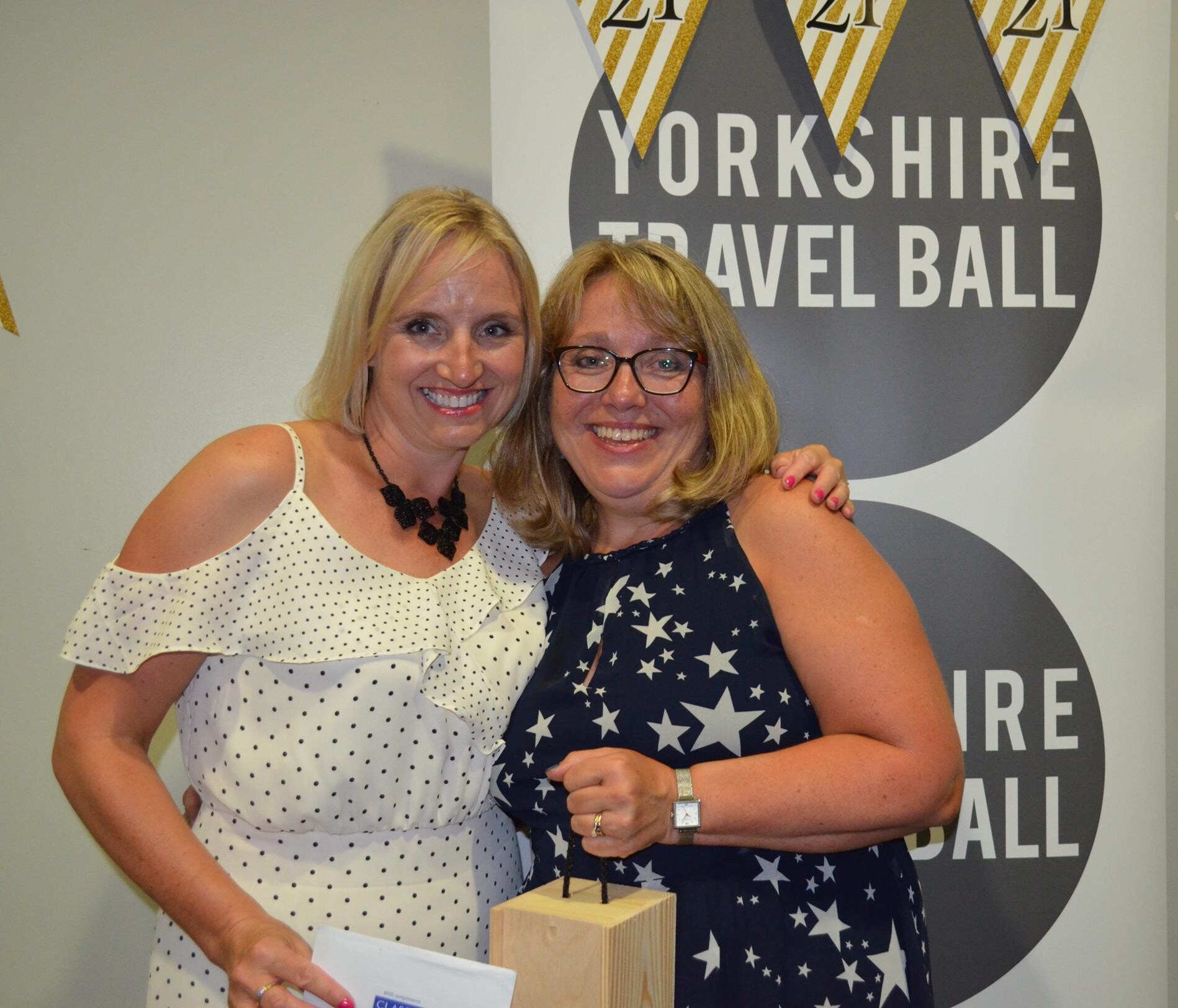 14f4dd52a292363adece10557520705b_Classic-Collections-Alison-Bull-gives-Michelle-Metcalfe-of-Wallace-Arnold-her-prize