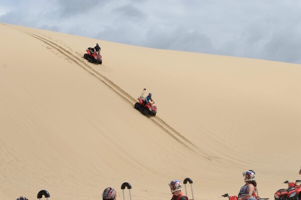 f29585ce9f2f9ec244c34eadb8e09e1b_Sand-Dune-Adventure-Tours-Port-Stephens-2