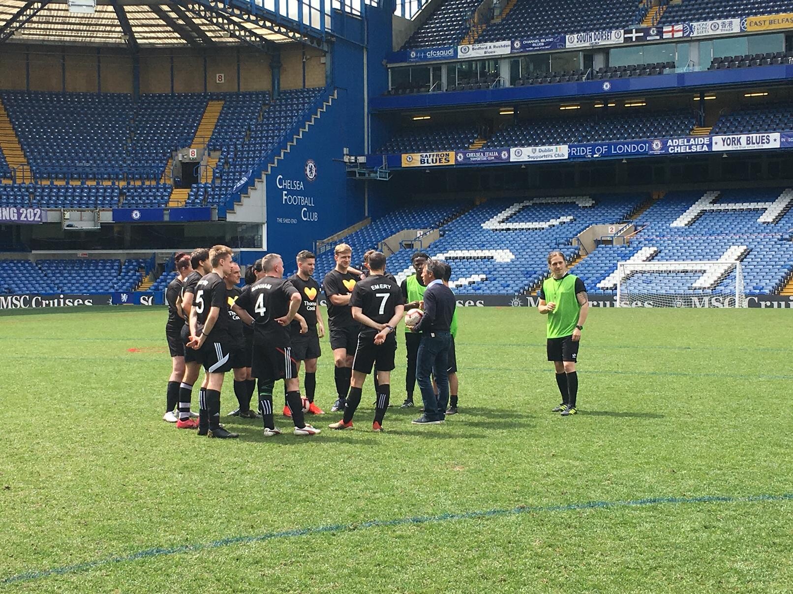 98e84cb73f16c3b8f4fda2b5d7fc768f_Zola-giving-team-talk