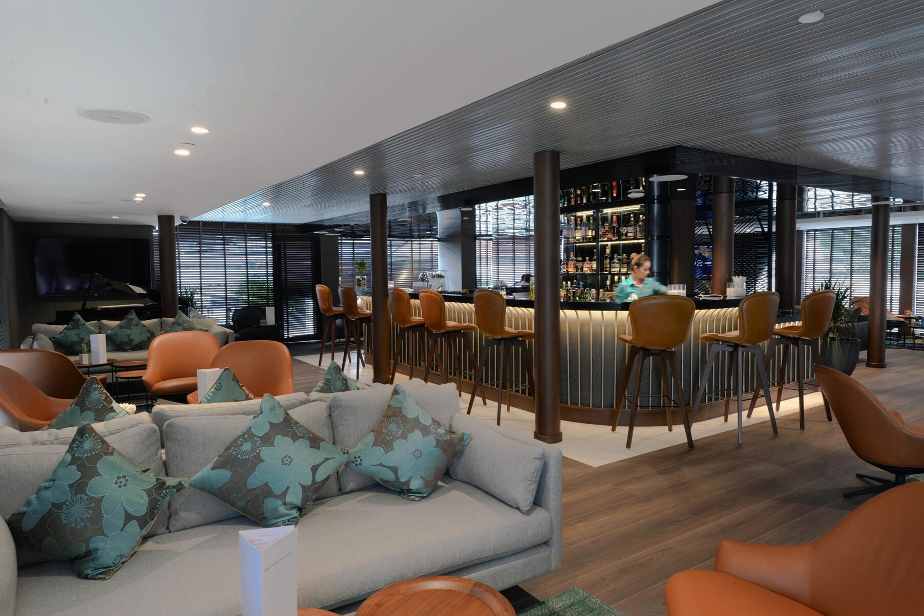 10204b811d0dc43c37d0e1402751bd7f_Horizon-Bar-Lounge