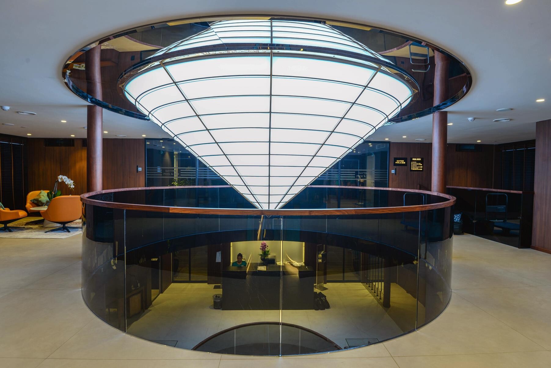 fe4f79810465f65e8b568209353fcf71_Reception-Atrium