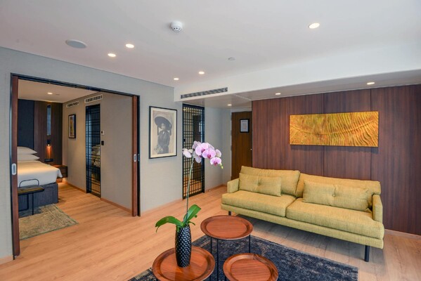 99ab93766823c1ef08dc0c268c478bdb_Owners-One-bedroom-Suite-2