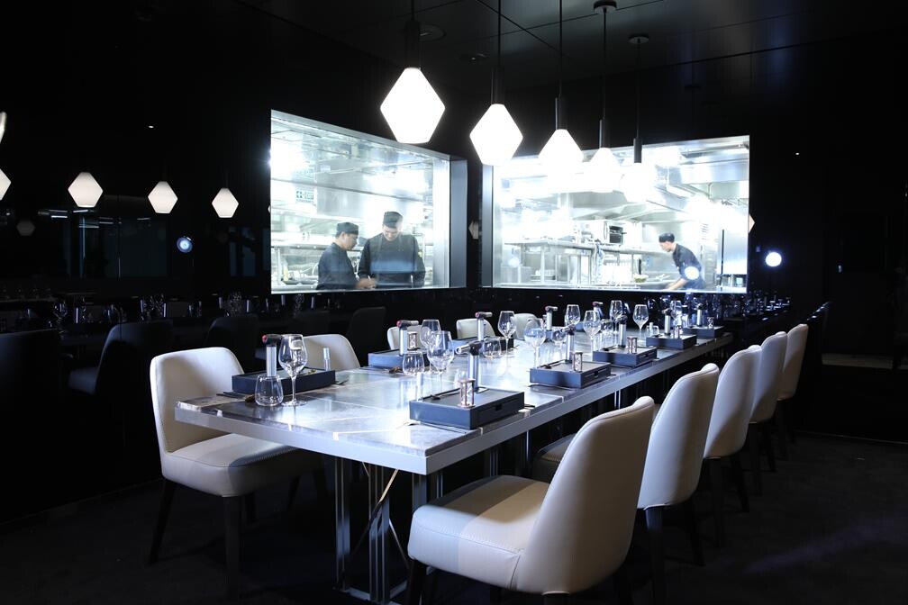 49465283fd6f1721cd57242feb8e82a7_Scenic-Eclipse-Chefs-Table-4
