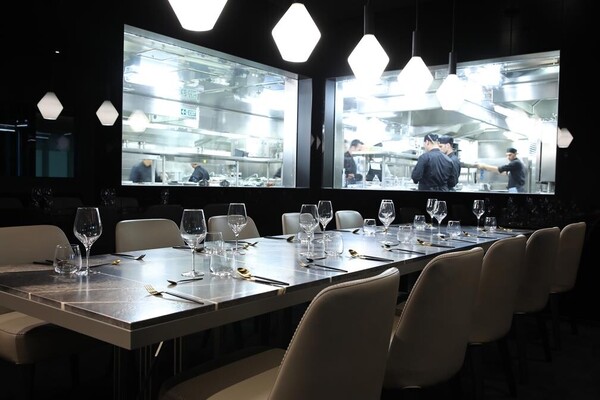 da4e161547e54a9c3ddb9dc8edae2d53_Scenic-Eclipse-Chefs-Table-3