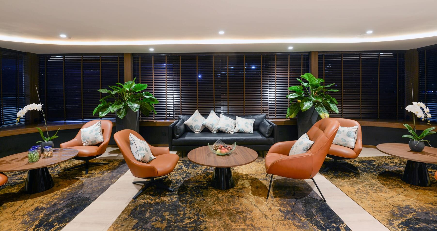 9c14315f260927a95382a6e10299ef7c_Lotus-Lounge-2