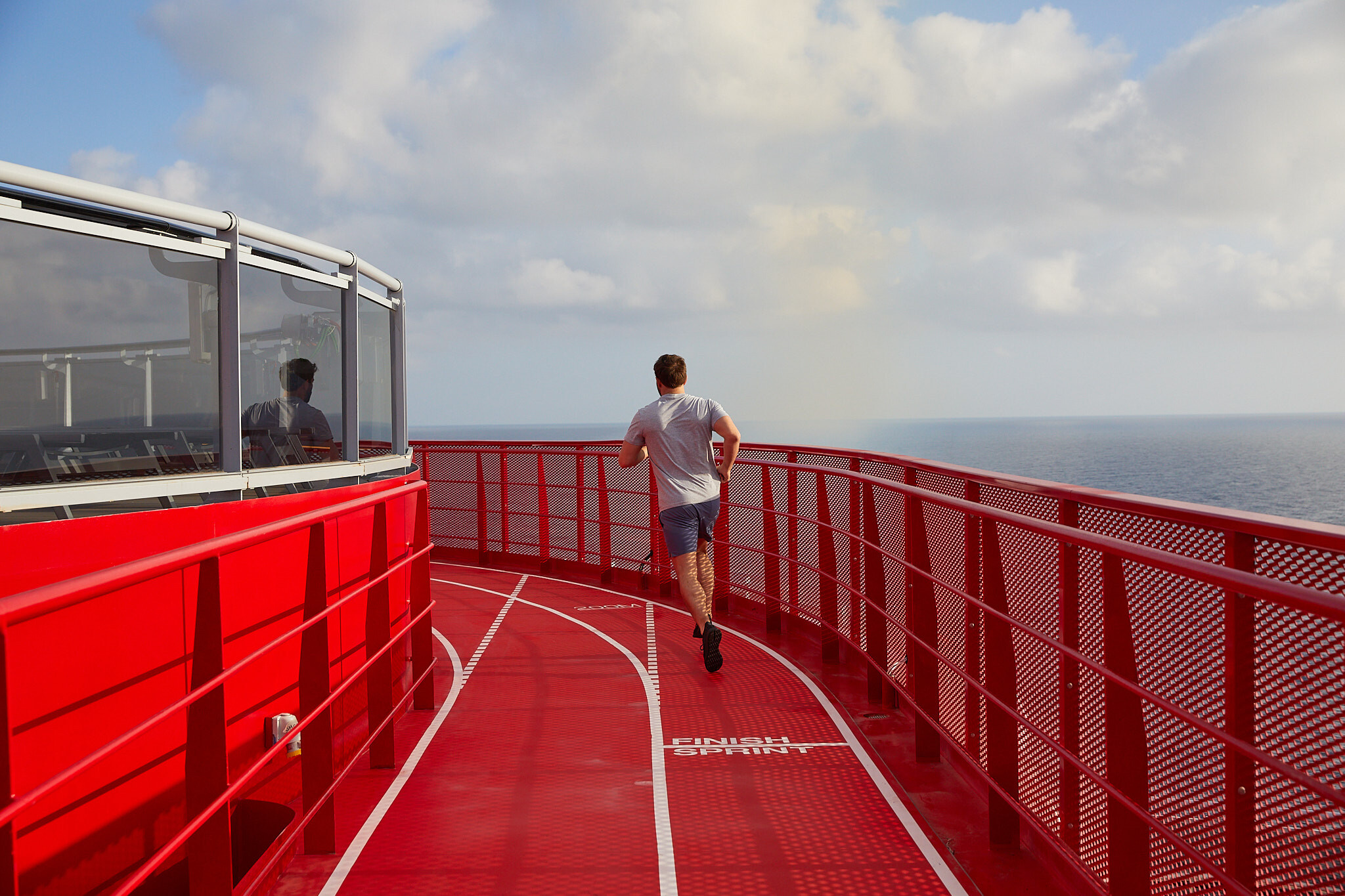 dfe4b4375cf68be205f3e56f6d896058_200215_VIRGIN_VOYAGES_DOVER_DAY1_RUNNING_TRACK_0182