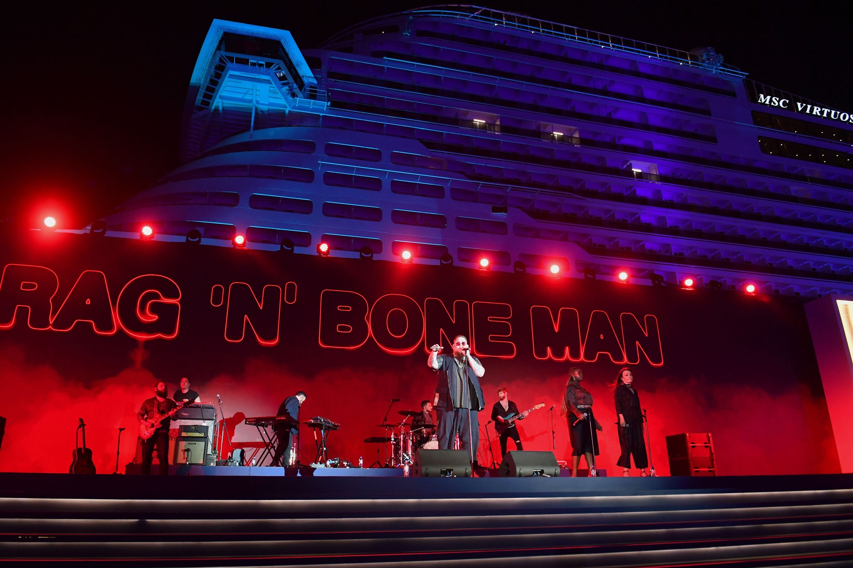 863a0b62ce8eb935c2c4f1d55e983533_Internationally-acclaimed-singer-songwriter-RagnBone-Man-performing-at-MSC-Virtuosas-naming-ceremony-CREDIT-ANTHONY-DEVLIN-GETTY-IMAGES-2-Copy