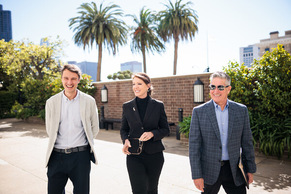 e653356a94a5f583ce3e9a3fc6d551df_Greg-Reeves-Connections-Managing-Director-Caroline-Beteta-Vist-California-President-and-CEO-Joe-DAlessandro-San-Francisco-Travel-Association-President-and-CEO