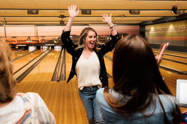 0e219ad11139648a1671d5203a874168_Group-bowling-experience