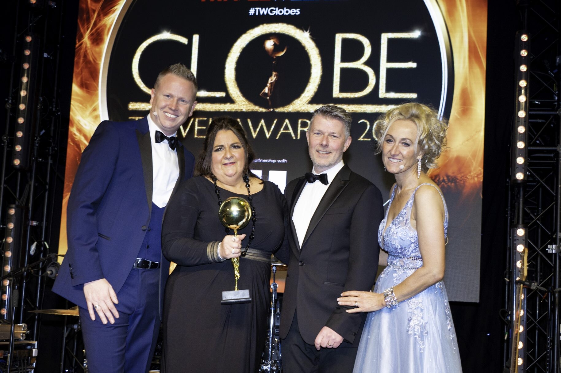 1209e60addd28029c58e9263fd347fc4_220315-210858-TW-Globes-2