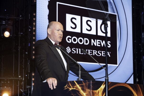 d15393c3aba58c20d5f3a7b96421b601_220315-194456-TW-Globes