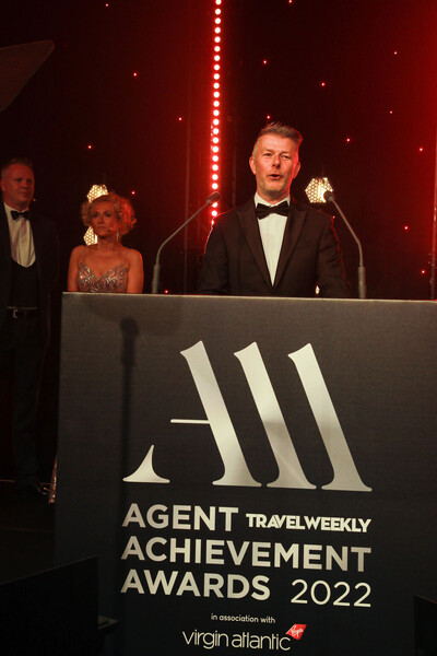 d9be40562e95640c6f971060a22bbfec_AgentAchievementAwards2022_Ceremony54