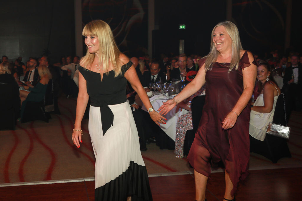 6d48c6f6732fe7e93720cba14cf51773_AgentAchievementAwards2022_Ceremony157