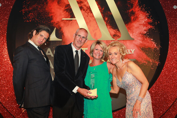 8c265720bb99dd4d5416a55406e15e10_AgentAchievementAwards2022_Ceremony156