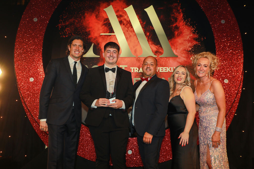 f7b33758deae53c97ff50e213dff2a33_AgentAchievementAwards2022_Ceremony198