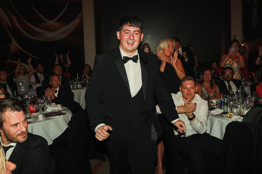 6d235ebc3c14fa037366648d7172f324_AgentAchievementAwards2022_Ceremony196