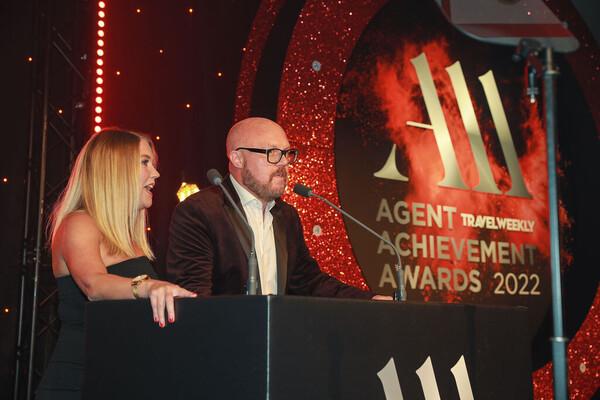 23b3fb0168bd624976dafd8317b9abf7_AgentAchievementAwards2022_Ceremony65