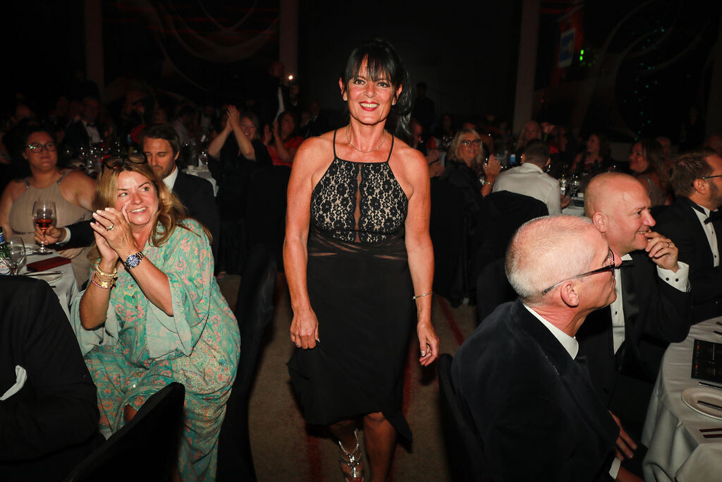 92d7a82cc1ff700203c2045630e416e4_AgentAchievementAwards2022_Ceremony118