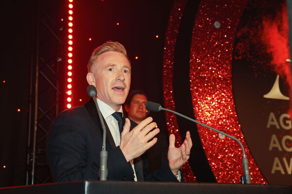 06fd23930bb40af4293a8e6a6818a2b8_AgentAchievementAwards2022_Ceremony111