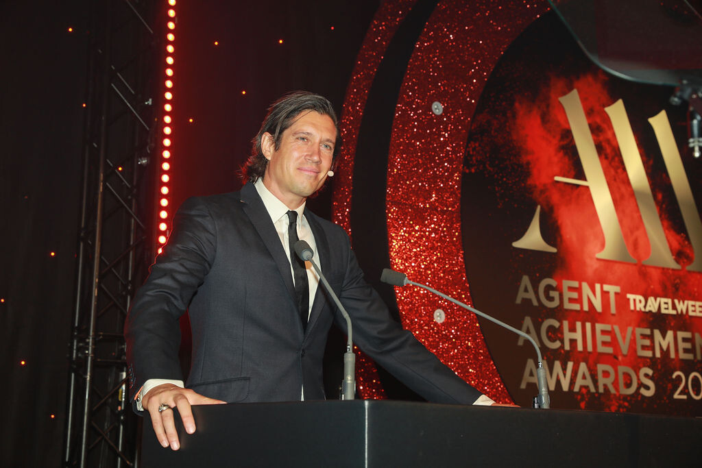 1aced152e5f5e818007ceb691f822fe2_AgentAchievementAwards2022_Ceremony101