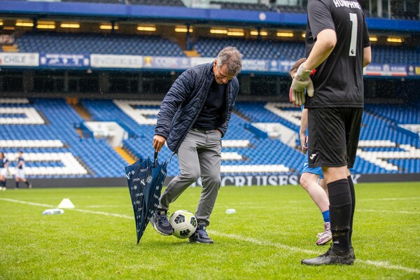 98e0e44c1c57f2eac57ca246b985ad44_Zola-dusts-off-some-old-moves-on-the-touchline